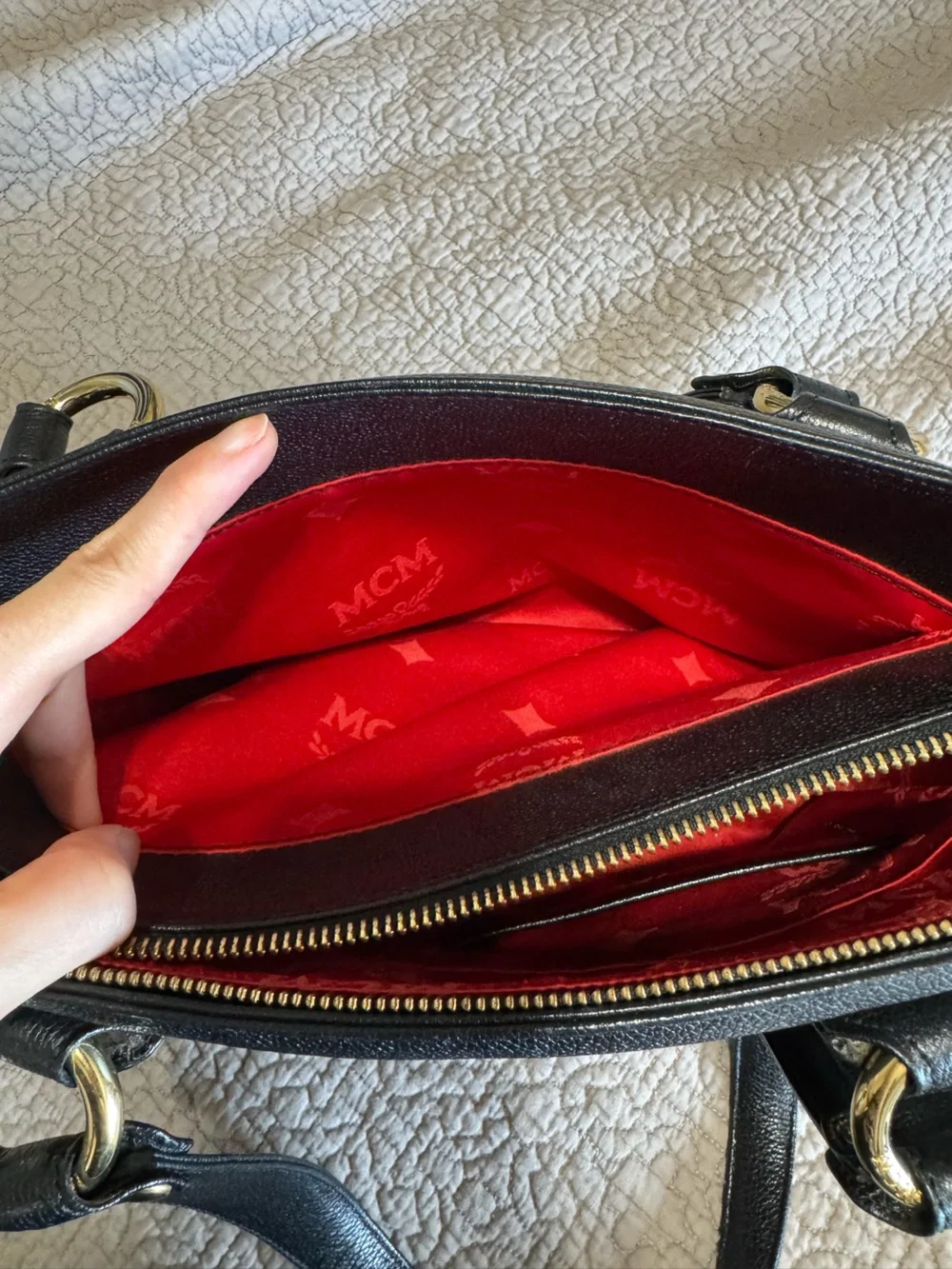 EUC Pebbled Leather Red Interior Vtg Medium MCM Tote - Picture 11 of 16